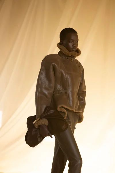 Look 117